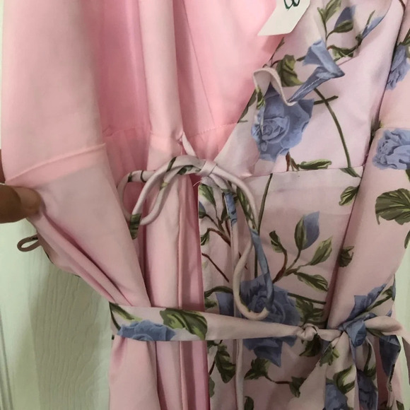 ! Fame and partners Multi-Color Floral Design Maxi Dress 8 - Picture 4 of 6